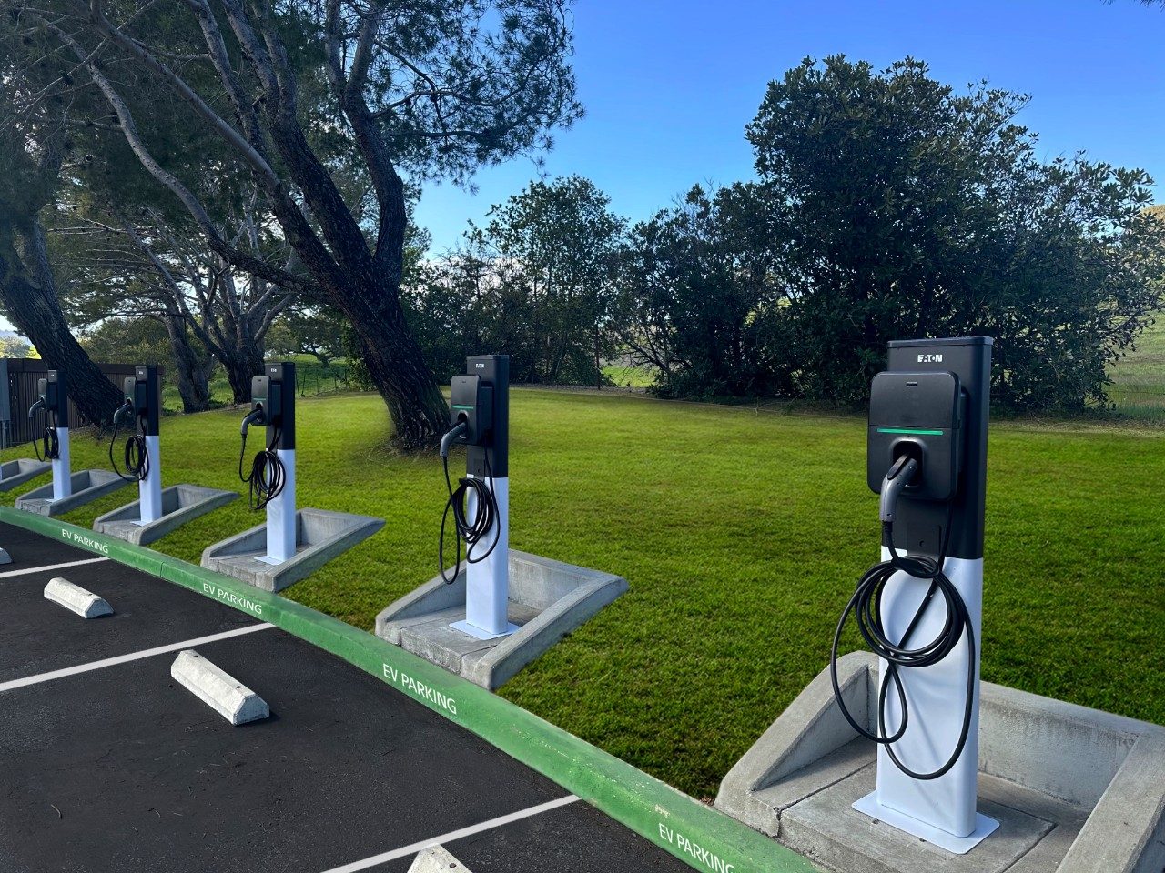 Commercial EV charging Solutions Eaton