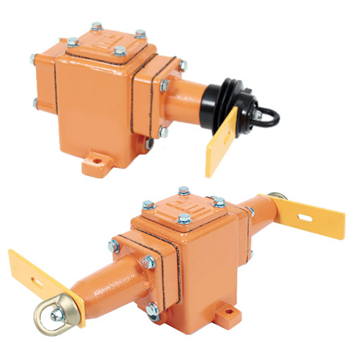Safety devices on conveyor belt clearance