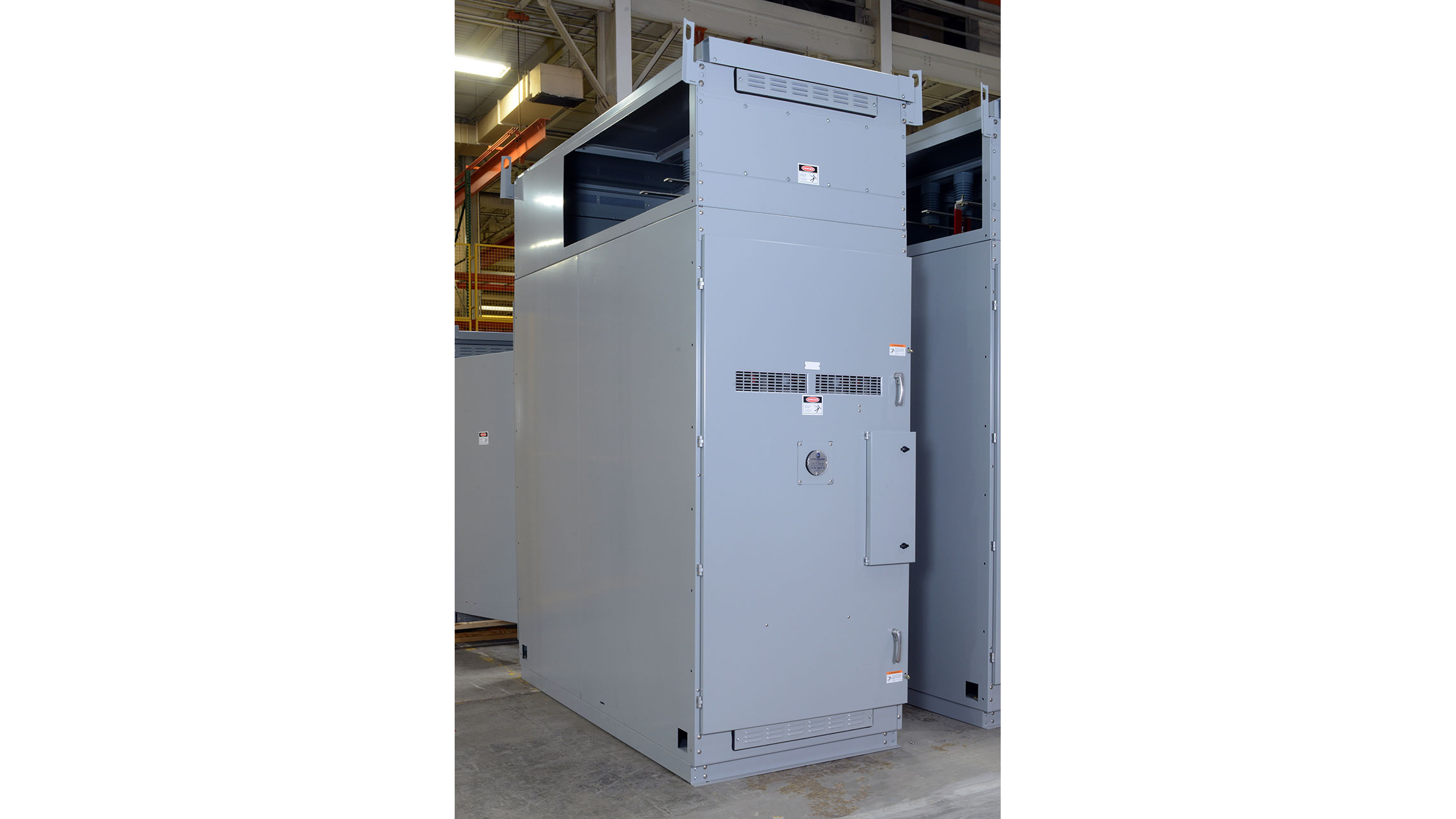 Medium voltage metal enclosed 27 kV switch Eaton