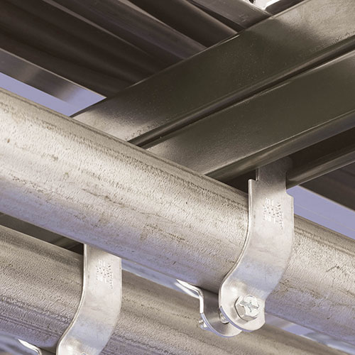 Pipe strut outlet